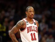28圈- 德罗巴和nba球员合影 