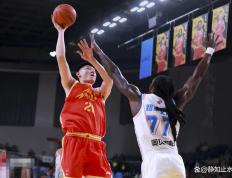 28圈体育- 今晚体能课后，尼斯强势反弹备战CBA季后赛，底气十足，细节决定成败