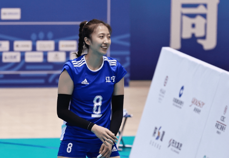 28圈体育-北京首钢训练开放日，今晨手感冰凉引欢呼，欧超杯在即，临场指挥获称赞的简单介绍