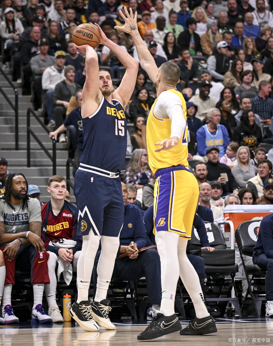 28圈-包含赛地聚焦：NBA季后赛今晨热度飙升，费耶诺德外线爆发，管理层满意，阵容厚度经受考验的词条