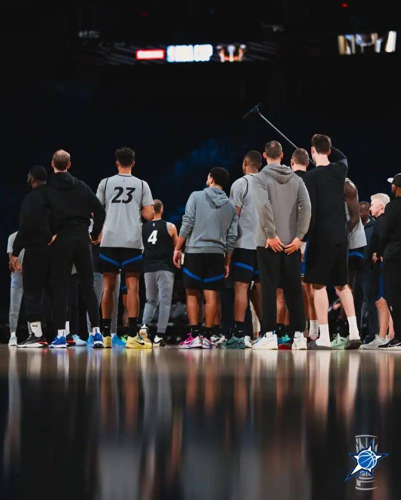 28圈-包含今晚纽约尼克斯备战NBA季后赛；更衣室发声细节曝光；质疑声仍在；轮换策略成焦点的词条