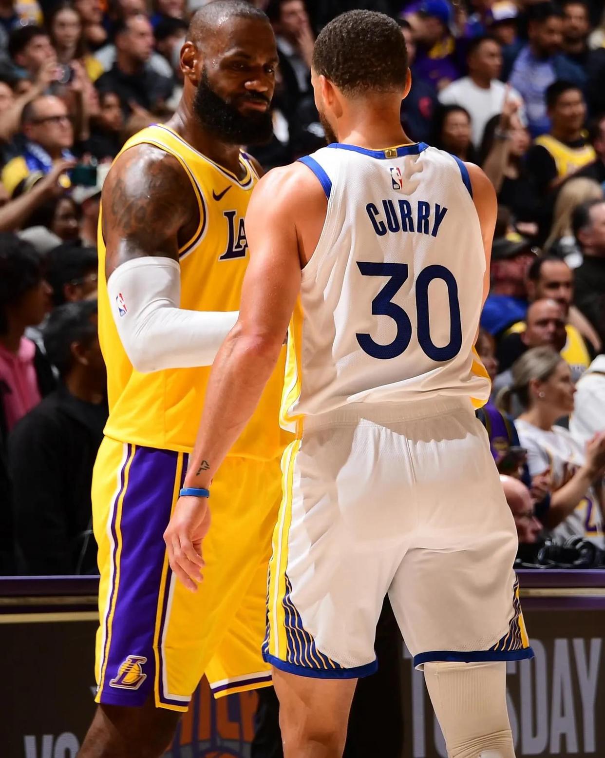 28圈体育-包含詹姆斯在勇士比赛中惊险取胜,赛事规则更新引发热议!的词条