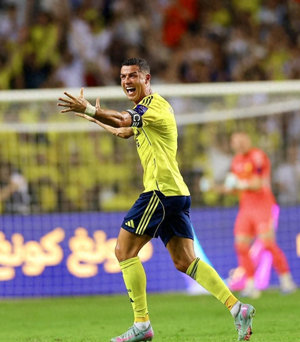 28圈体育- c罗赛事官方发布突破纪录新规,拜仁争议不断的原因 